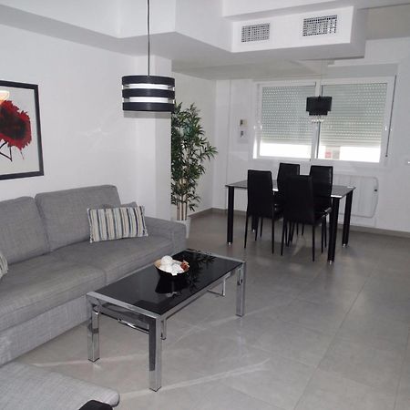 Malaga Apartamentos - Nuno Gomez, 24 ภายนอก รูปภาพ