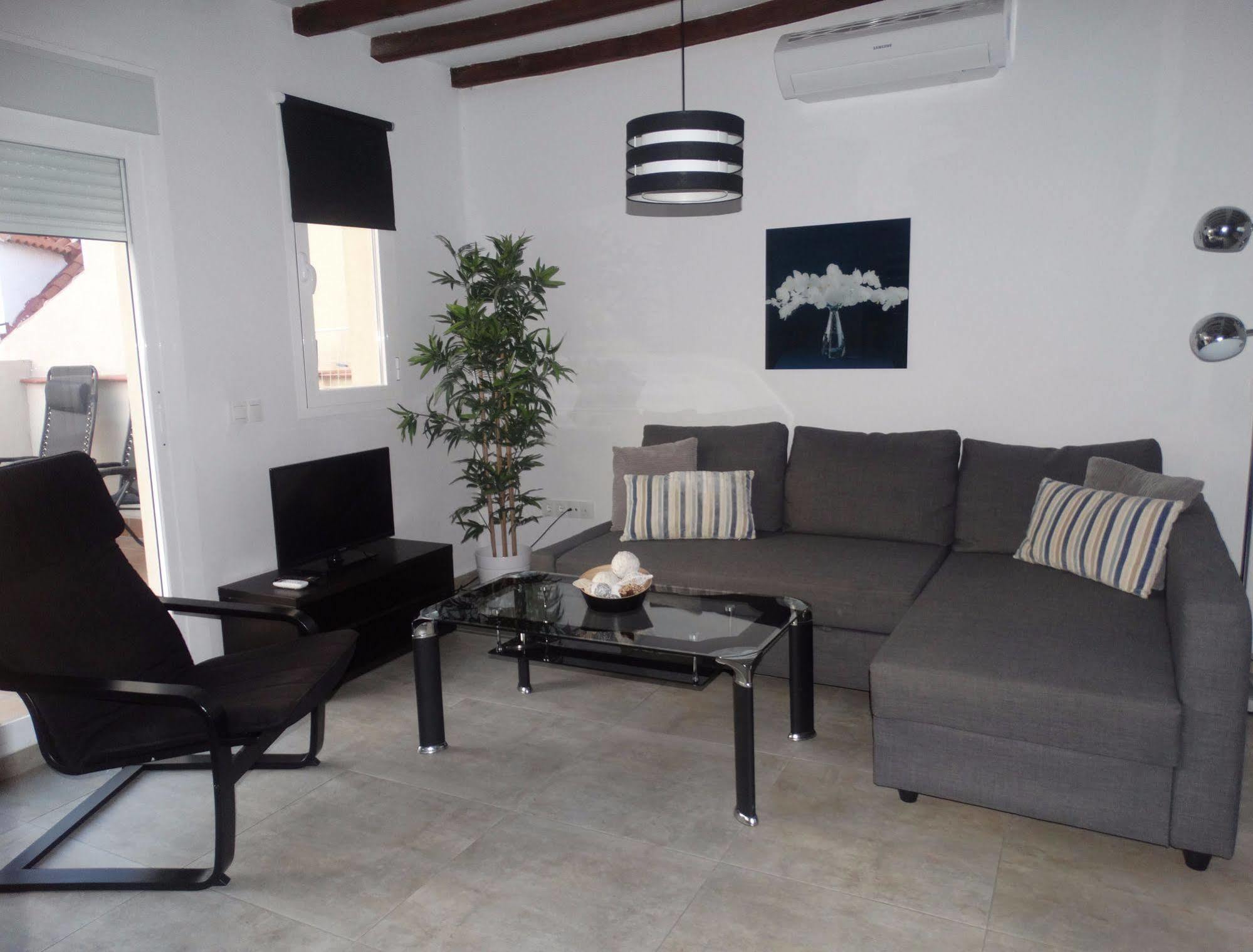 Malaga Apartamentos - Nuno Gomez, 24 ภายนอก รูปภาพ