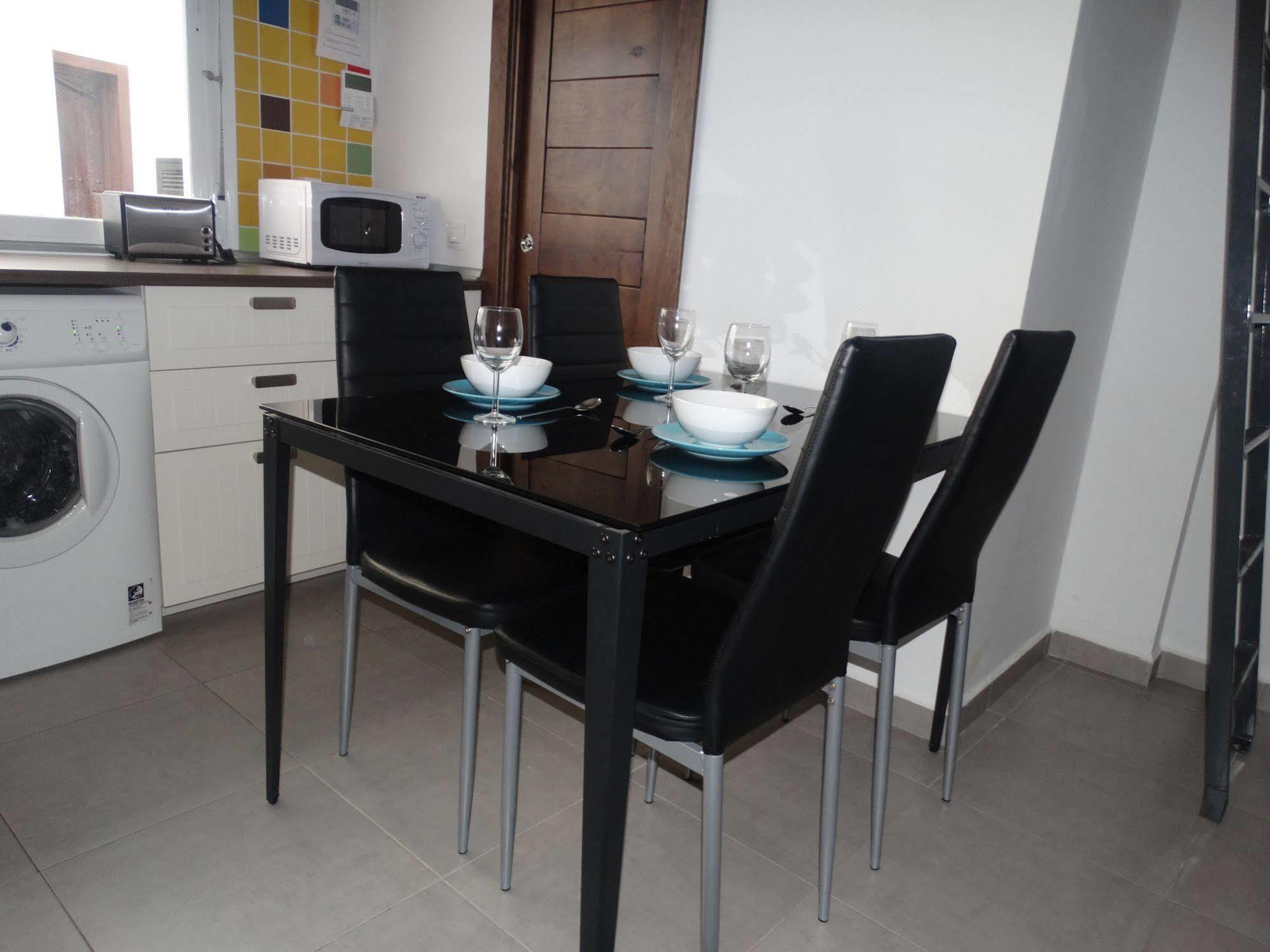 Malaga Apartamentos - Nuno Gomez, 24 ภายนอก รูปภาพ