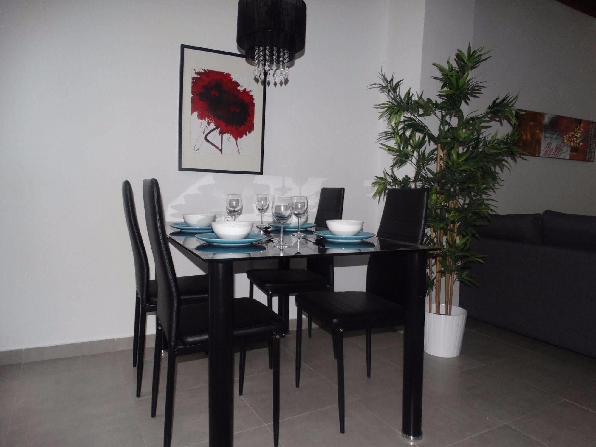 Malaga Apartamentos - Nuno Gomez, 24 ภายนอก รูปภาพ