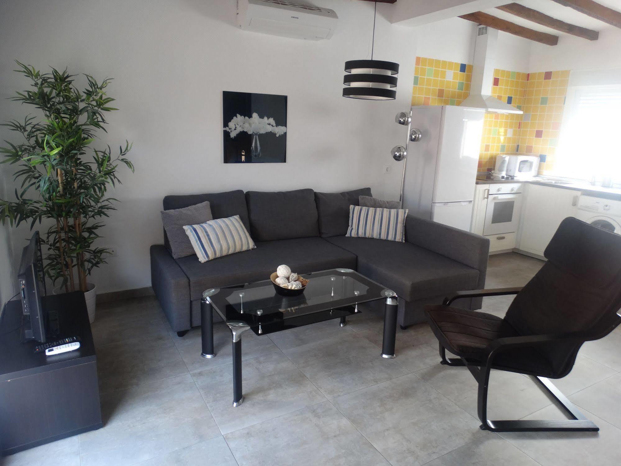 Malaga Apartamentos - Nuno Gomez, 24 ภายนอก รูปภาพ