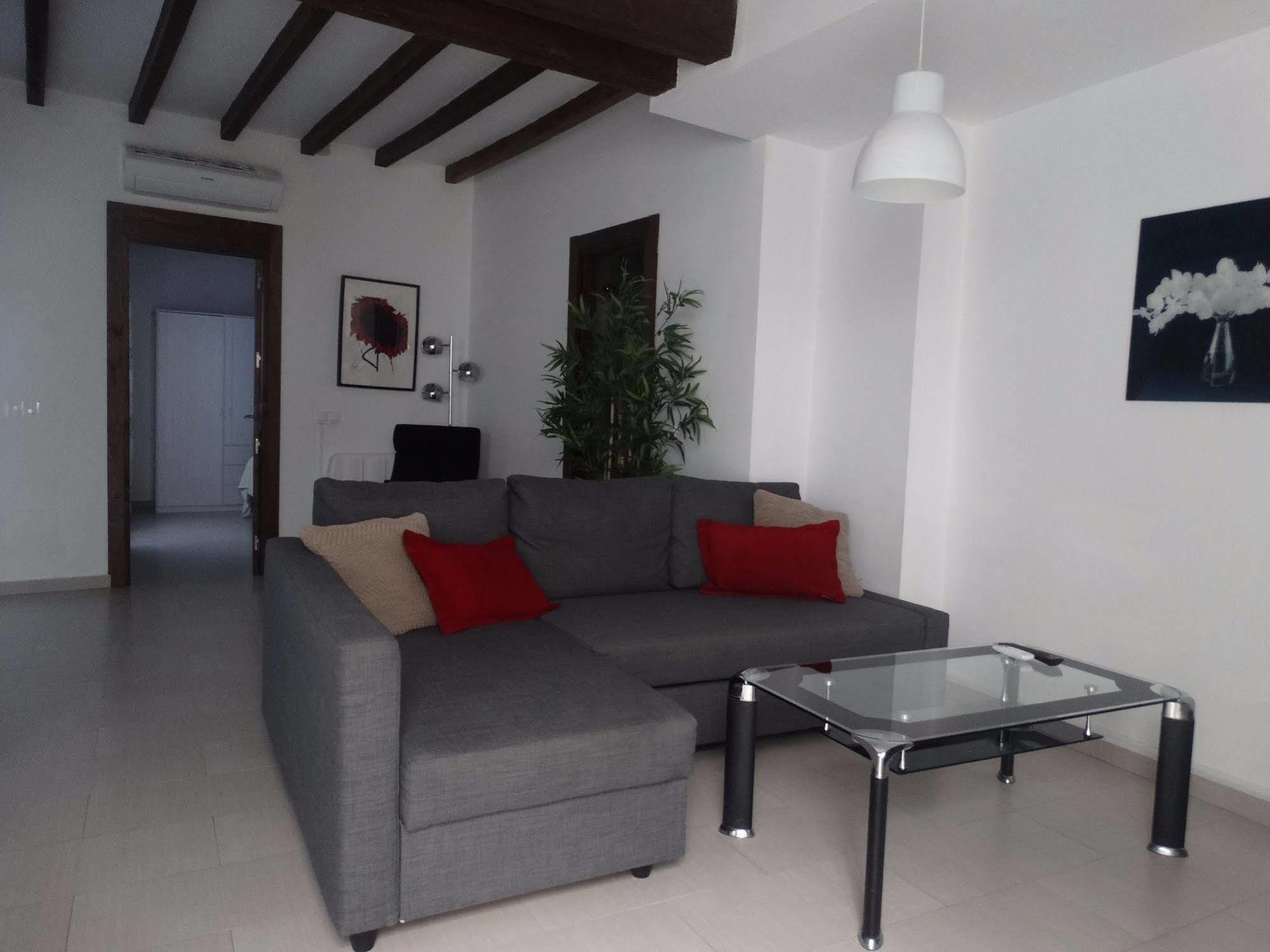 Malaga Apartamentos - Nuno Gomez, 24 ภายนอก รูปภาพ