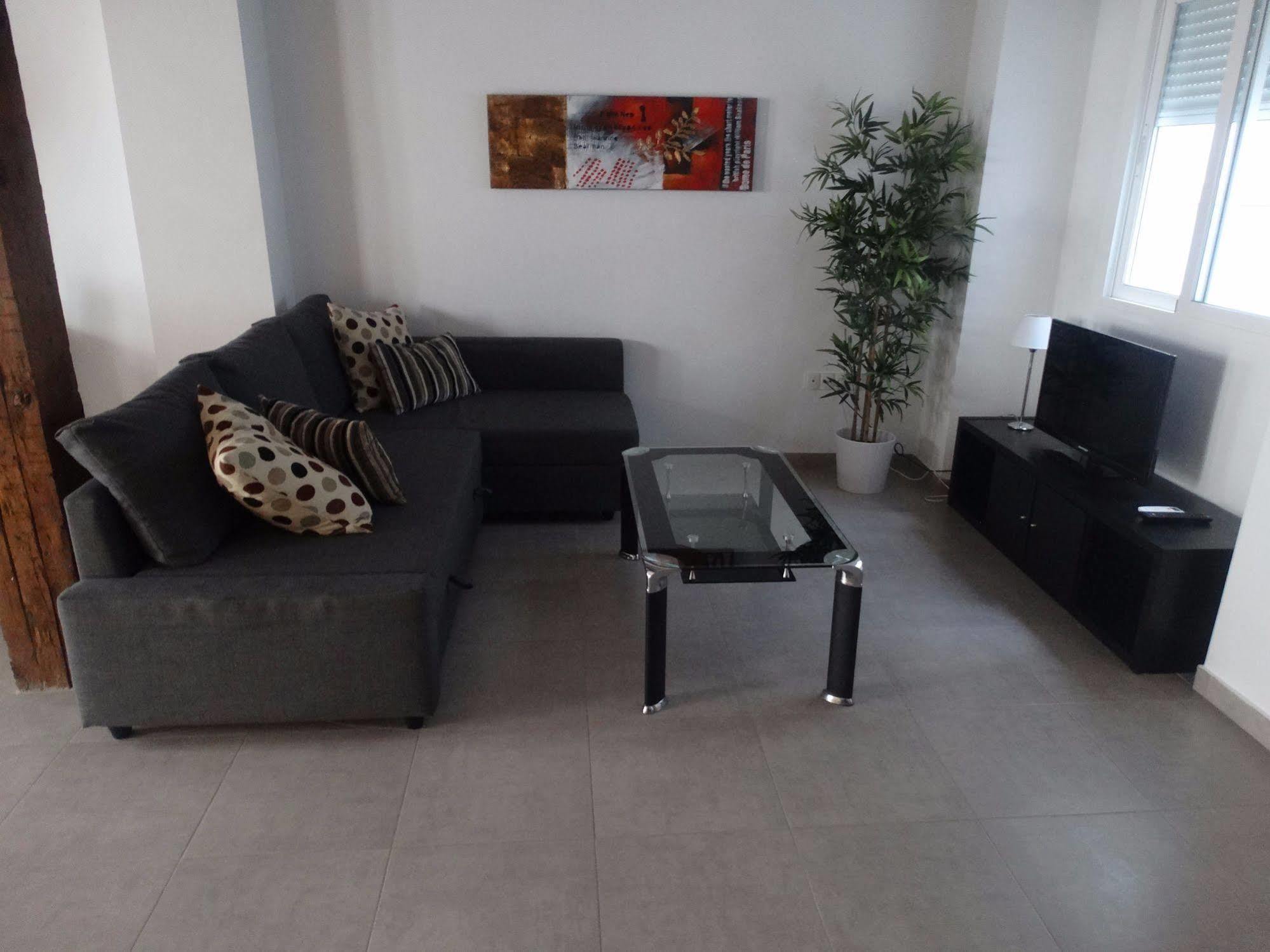 Malaga Apartamentos - Nuno Gomez, 24 ภายนอก รูปภาพ