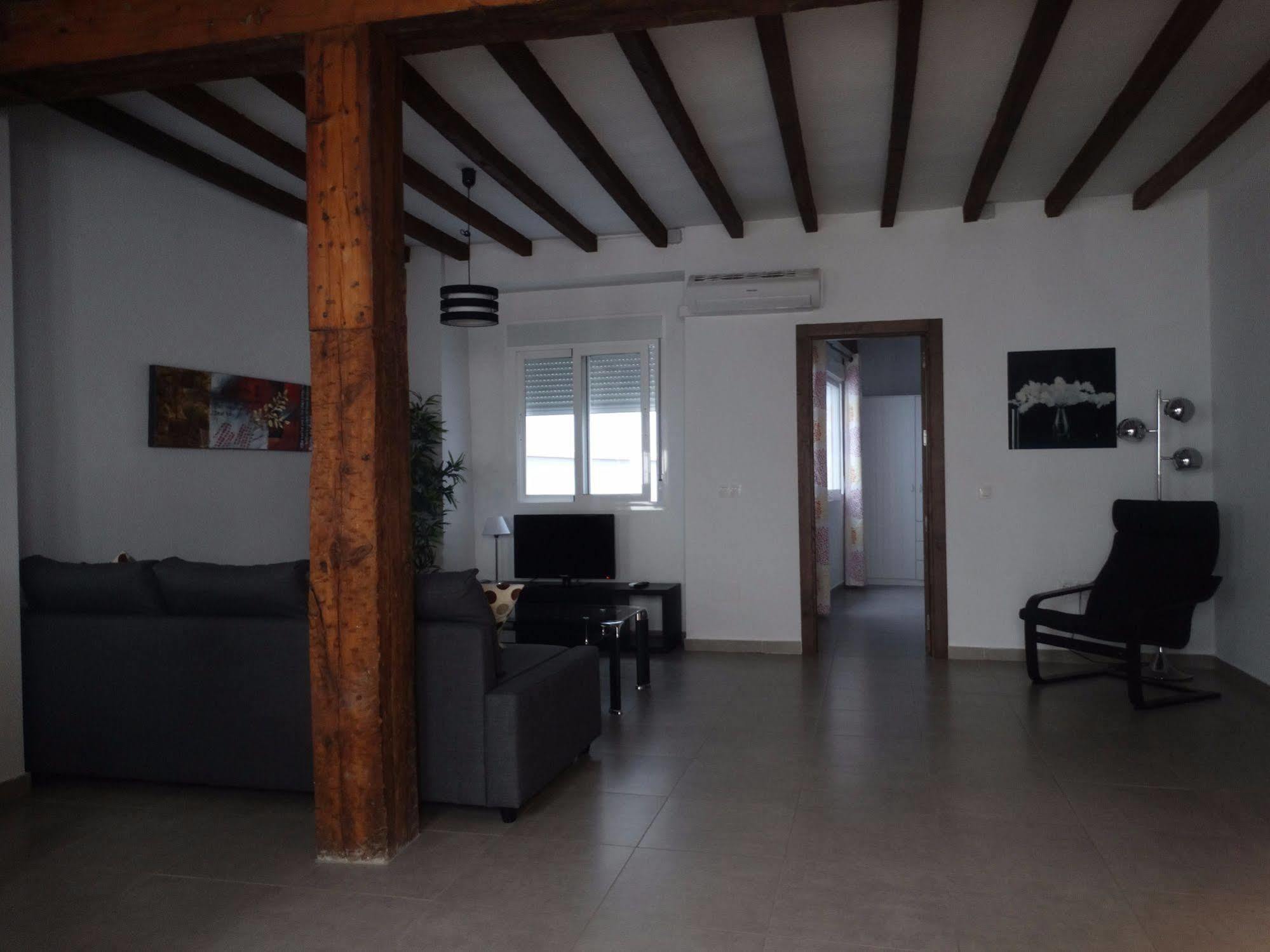 Malaga Apartamentos - Nuno Gomez, 24 ภายนอก รูปภาพ