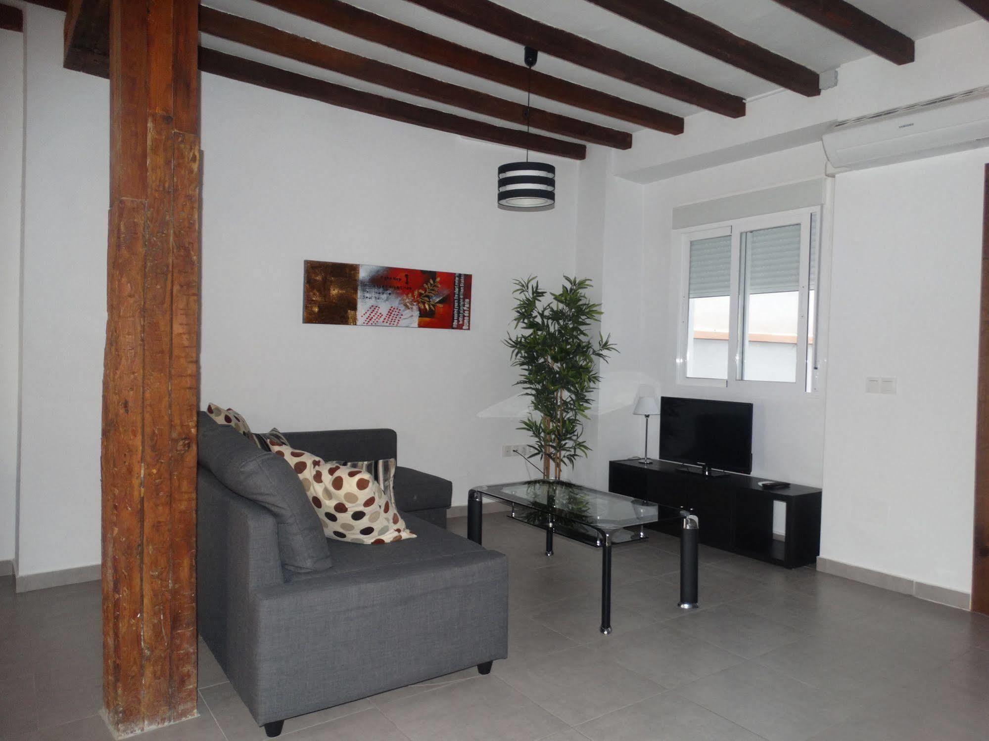Malaga Apartamentos - Nuno Gomez, 24 ภายนอก รูปภาพ