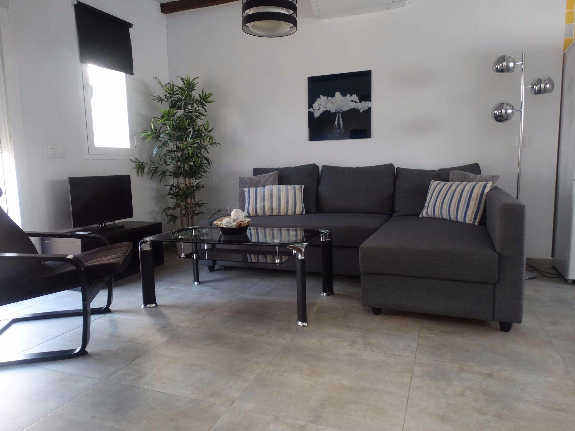 Malaga Apartamentos - Nuno Gomez, 24 ภายนอก รูปภาพ