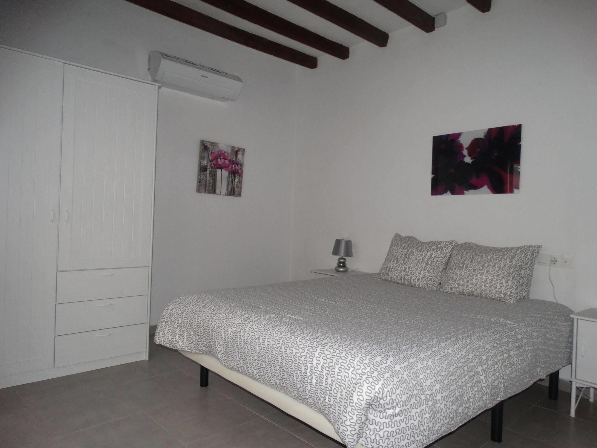 Malaga Apartamentos - Nuno Gomez, 24 ภายนอก รูปภาพ